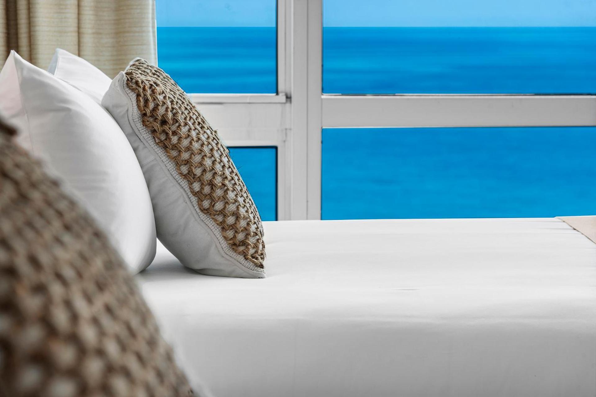2 Bedroom Private Residence At Carillon Miami Resort -522 Маями Бийч Екстериор снимка